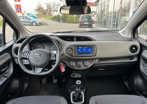 Toyota Yaris cena 54900 przebieg: 111942, rok produkcji 2020 z Poznań małe 191